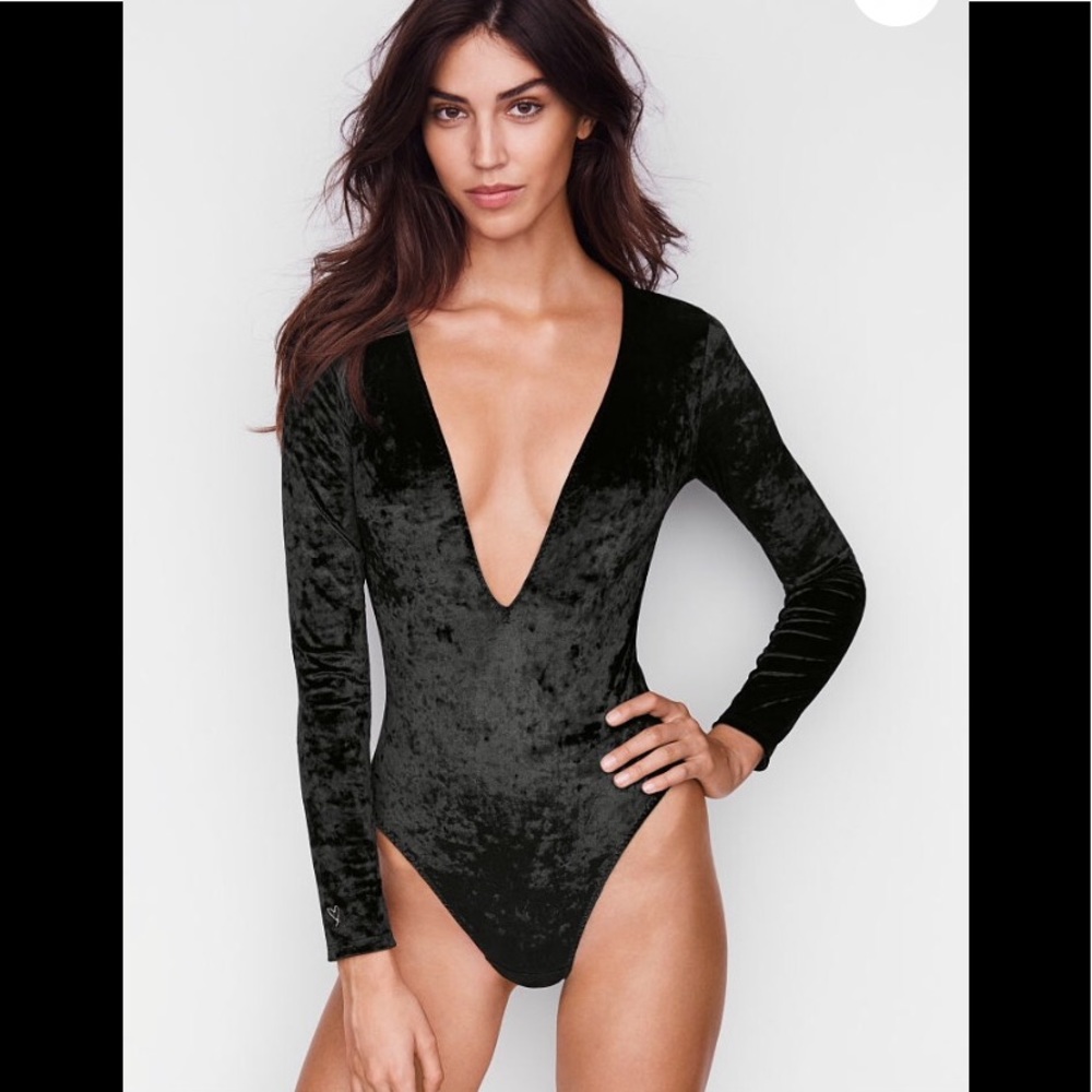 NWT Victoria’s Secret Velvet Bodysuit Size M/L - Picture 6 of 9